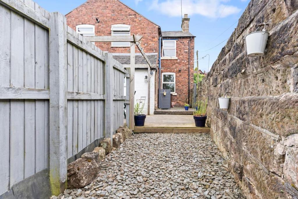 Villa The Old Post Office 5 Mins Drive To Alton Towers Exterior foto